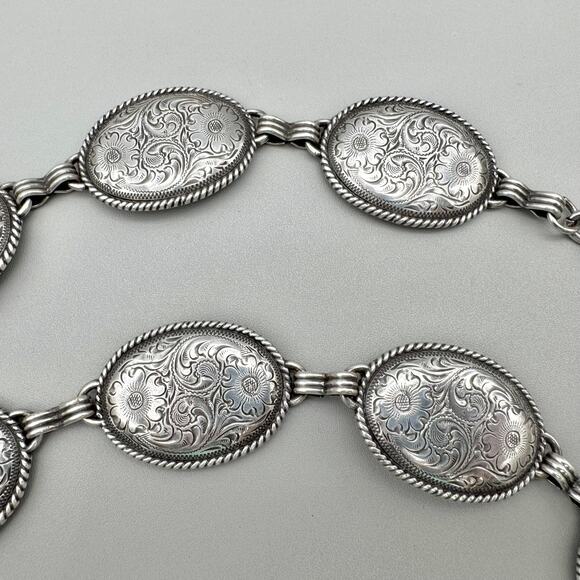 Elegant Silver Women's Belt - Picture 6 of 9